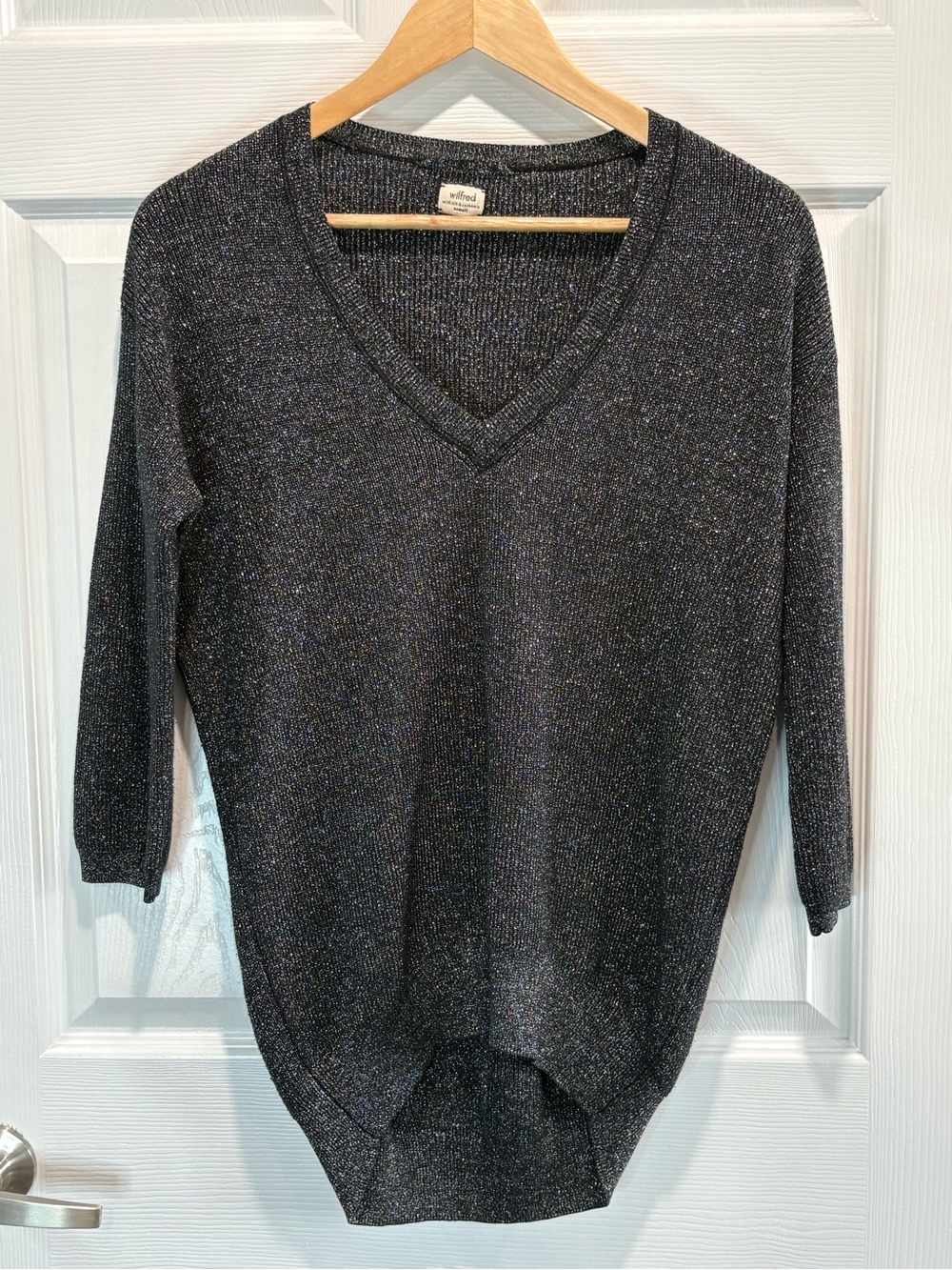Aritzia Wilfred Metallic Shimmer Silk Cashmere V Neck Sweater, Size XS